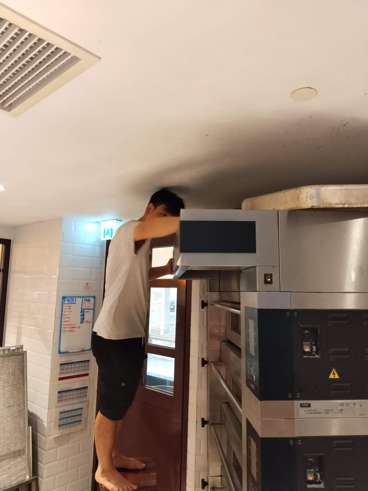 綠潔 LukGit 餐廳抽油煙罩清潔服務